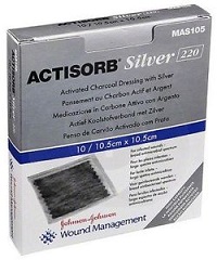 MEDICAZIONE IN CARBONE ATTIVO CON ARGENTO ACTISORB SILVER 10,5X10,5 CM 3 PEZZI - Farmamood